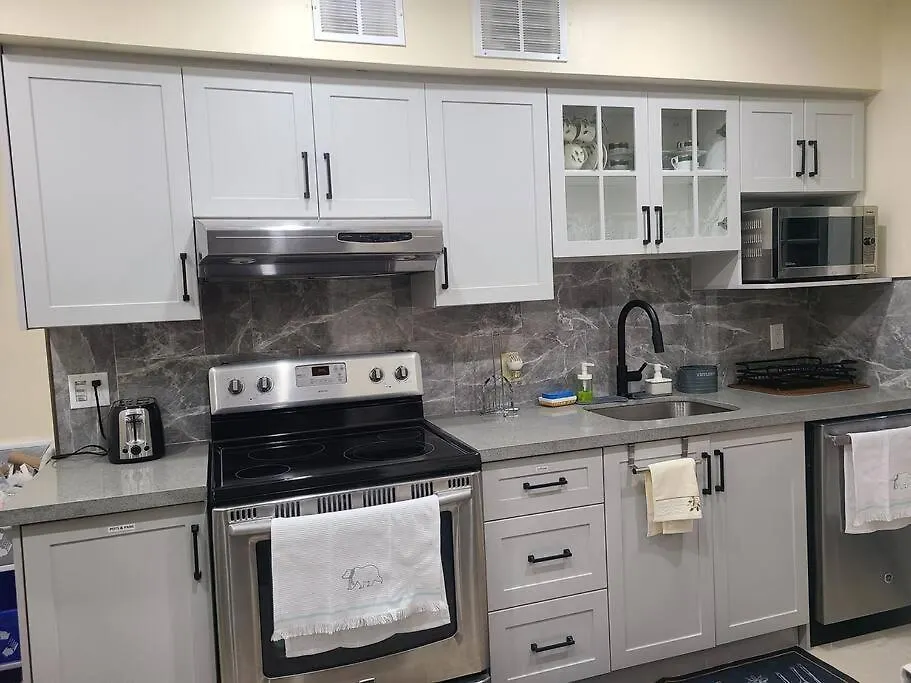 3 Bedroom House In Toronto Downtown Apartment