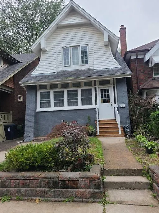 Apartment 3 Bedroom House In Toronto Downtown Canada