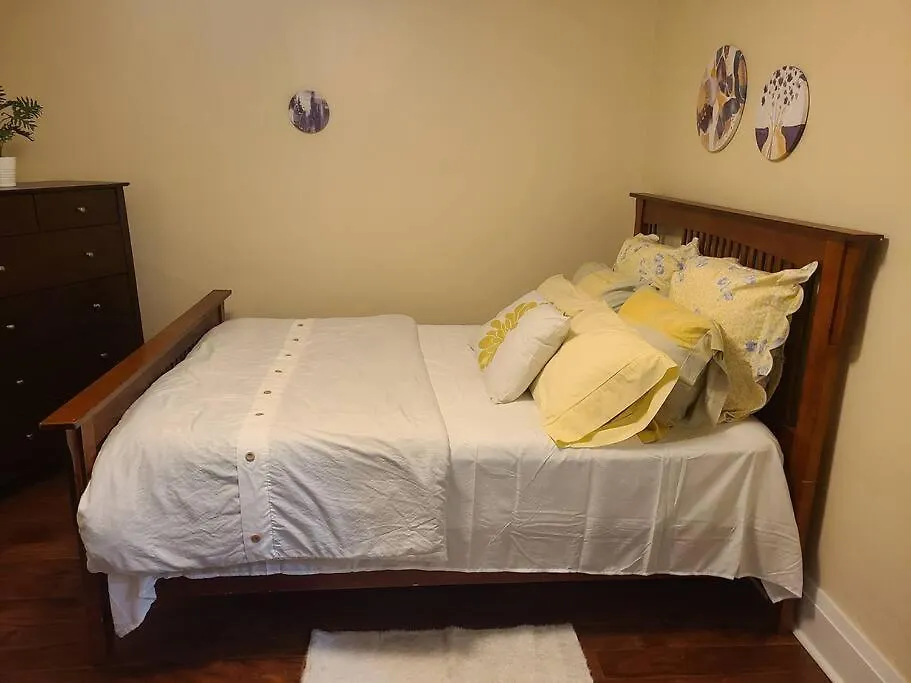 Lägenhet 3 Bedroom House In Toronto Downtown