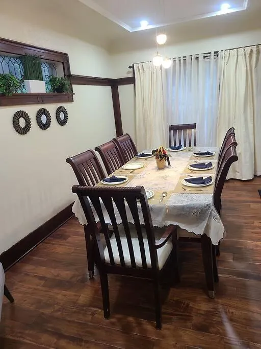3 Bedroom House In Toronto Downtown 0*,  Kanada