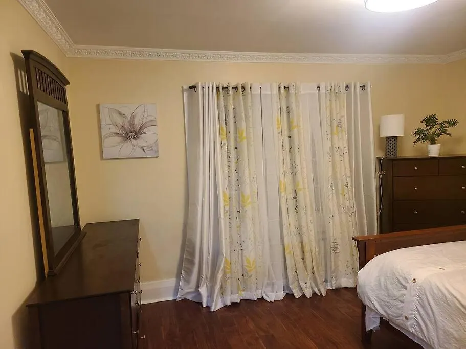 3 Bedroom House In Toronto Downtown Lägenhet